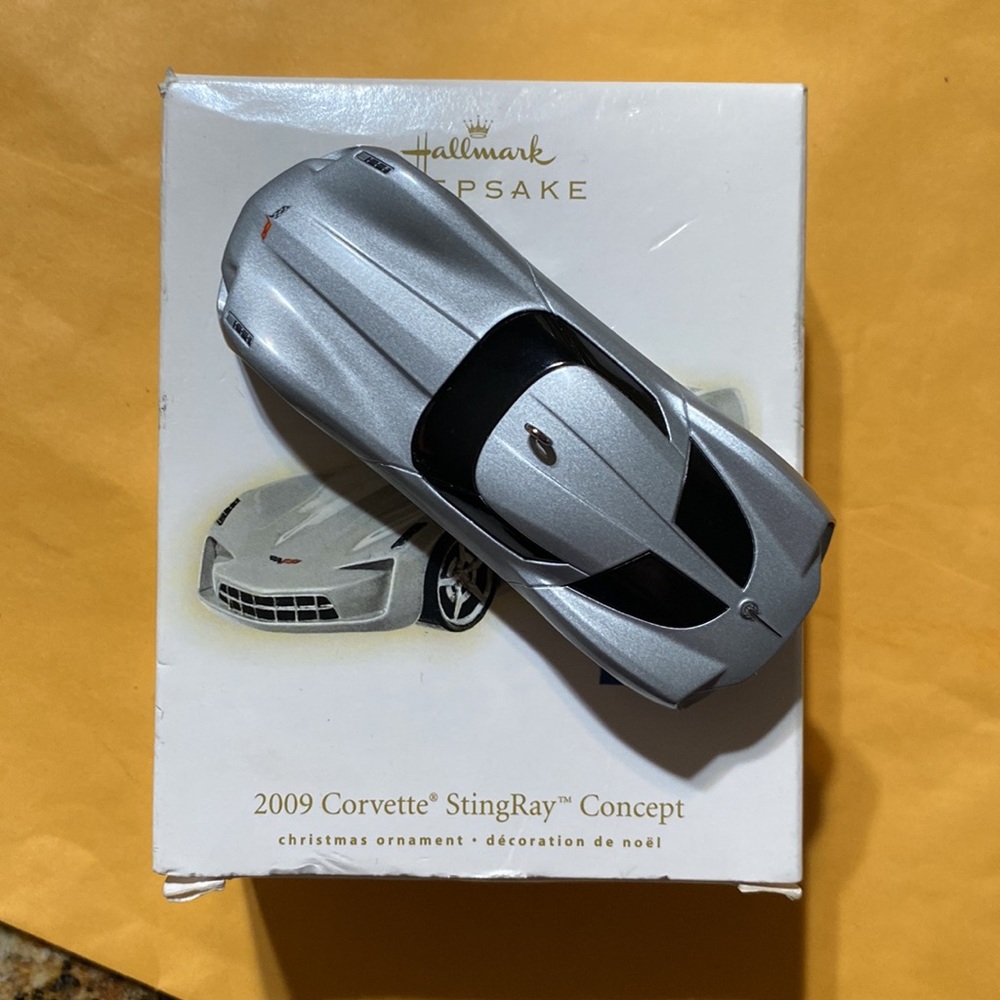 Hallmark 2009 corvette stingray GM ornament